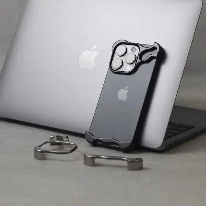 Alien Invasion Titanium Cover is suitable for Apple 13 14 15 series